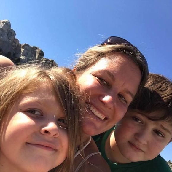 Meet your Posher, Holly - Picture 1 of 1